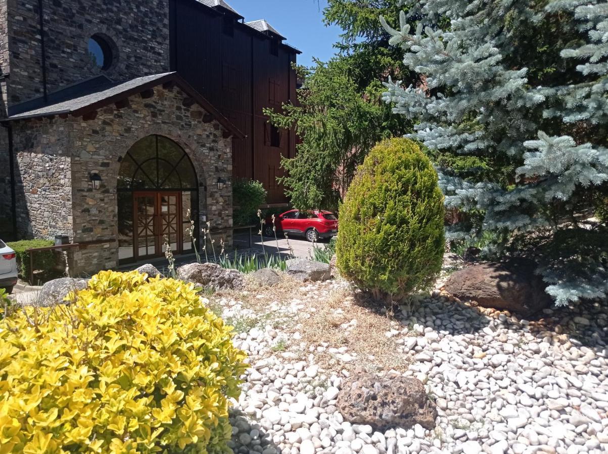 Cerdanya En Familia Montana Park Apartment Enveitg Exterior foto